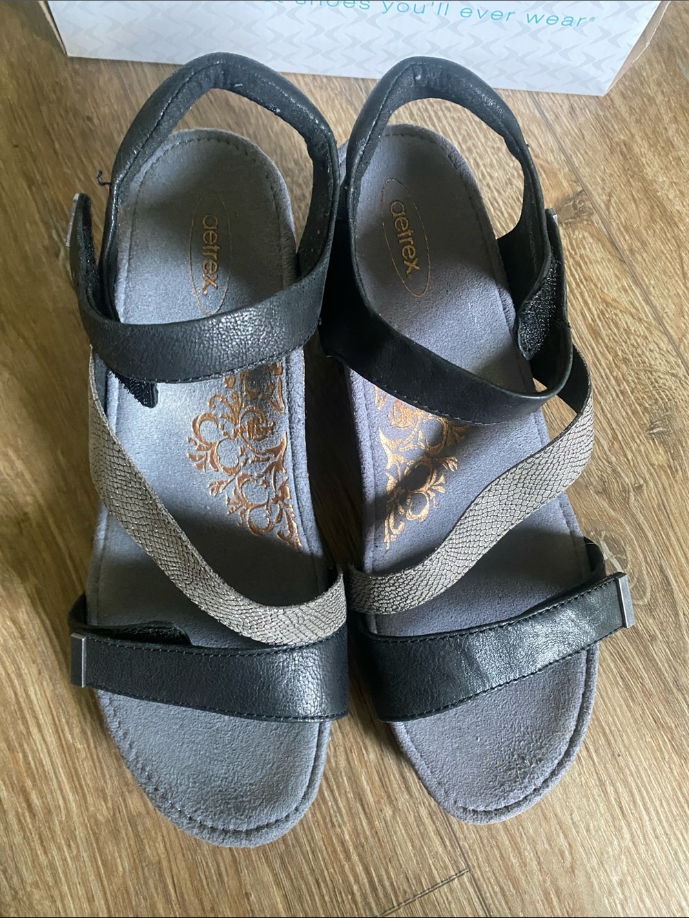 Aetrex Brynn Quarter Strap Wedge gray & black leather. Size 39 US 8.5 - Picture 3 of 8